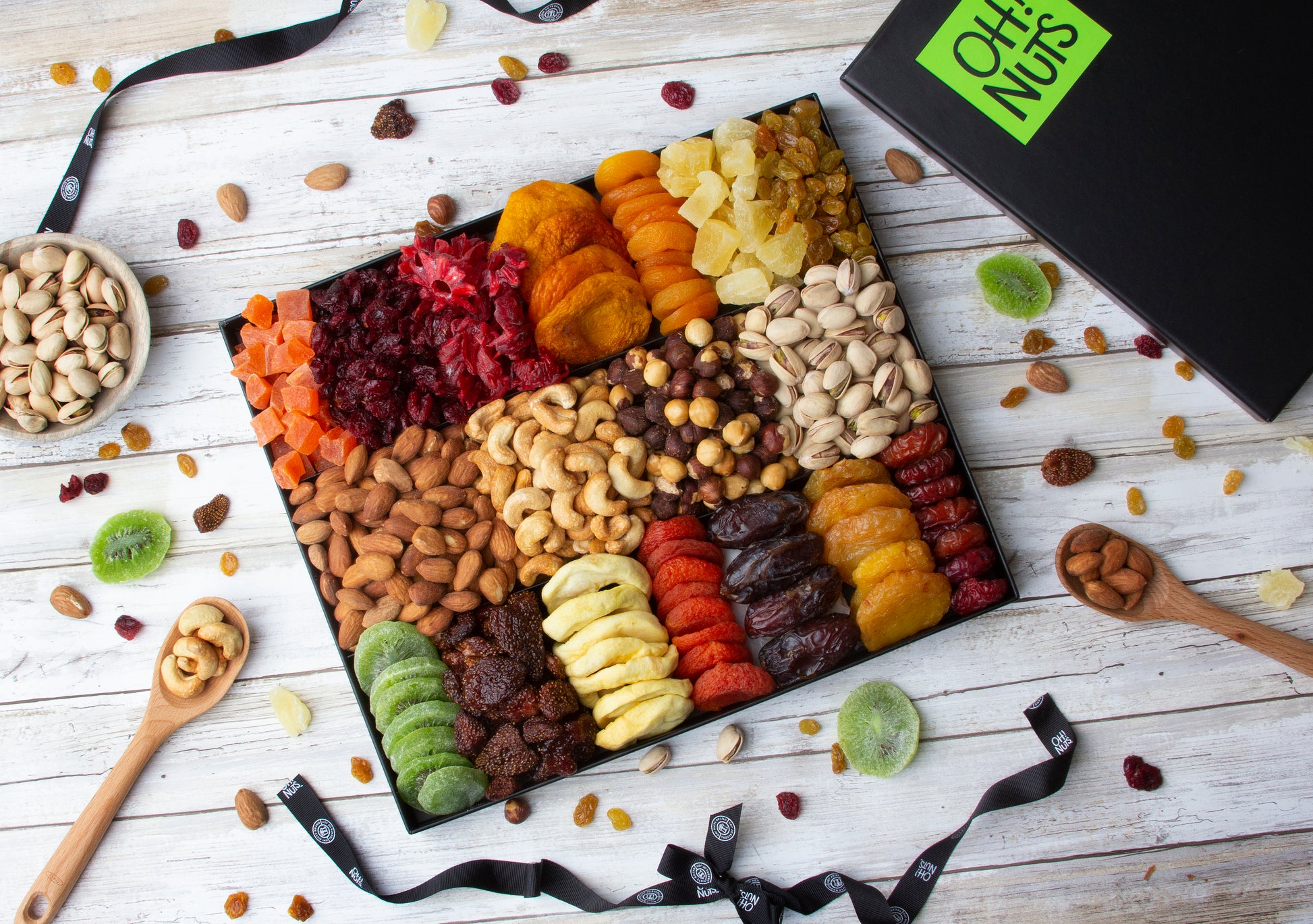 Oh! Nuts Holiday Nut & Dried Fruit 18 Variety Gift Basket